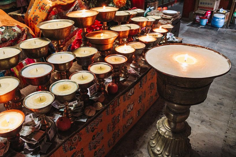 Tibetaanse boterlampen in klooster van Your Travel Reporter