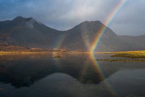 Ein doppelter Regenbogen auf der Isle of Skye in Schottland