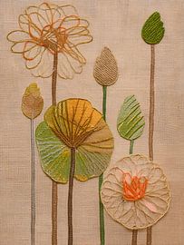 Bloemen in warme aardetinten op linnen in borduurwerk-look van Studio Pieternel