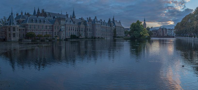 Binnenhof en hofvijver van Maarten Verhees
