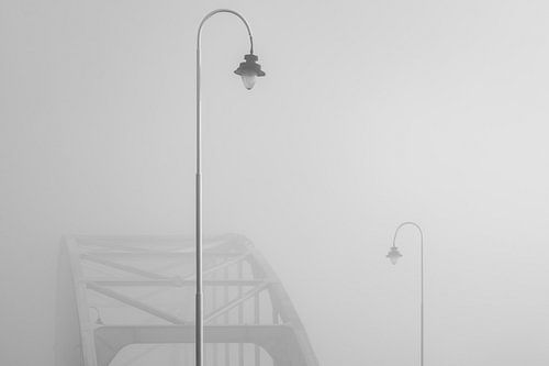 Minimalistisch - 2 Lantaarnpalen van Rudolfo Dalamicio