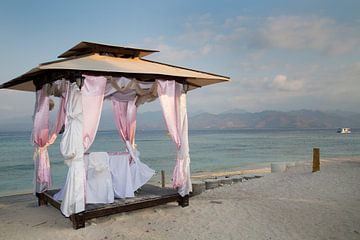 Romantiek aan het strand op Gili Trawangan van Willem Vernes