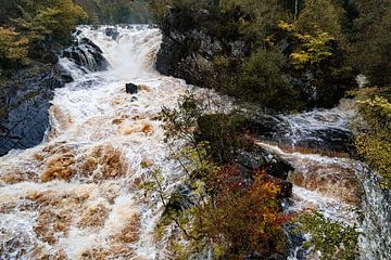 Rogie Falls frontal im Vollbildmodus von Theo Fokker