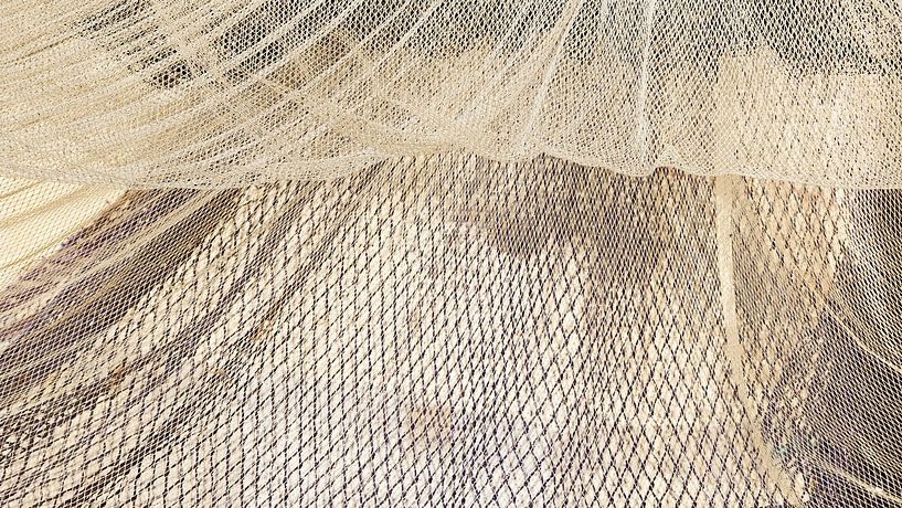 Fischernetze trocknen im Wind pano von Michel Seelen