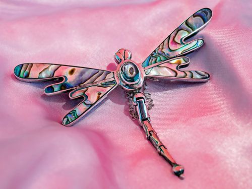 Butterfly brooch made of mother of pearl