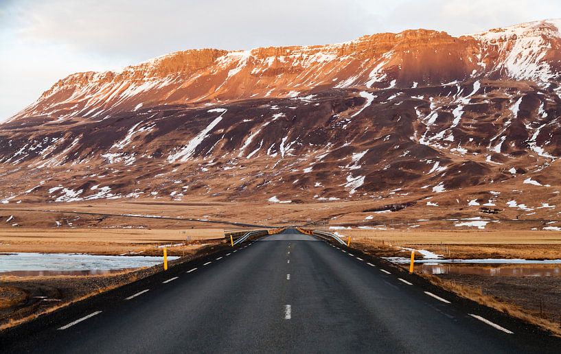 Motorway 1 in Iceland by Tim van Breukelen