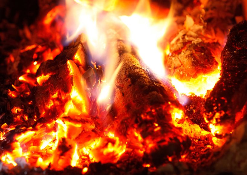 By the fireplace by Thomas Jäger