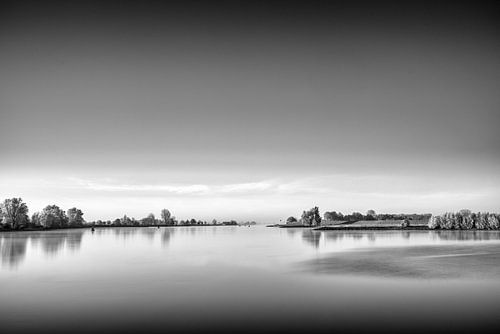 Les eaux calmes de la rivière Lek sur Tony Buijse