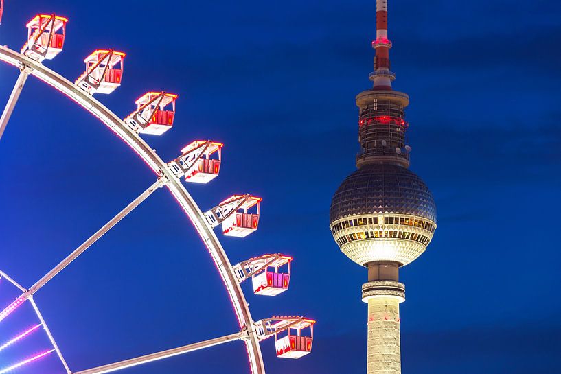 Tour de télévision de Berlin avec grande roue par Frank Herrmann