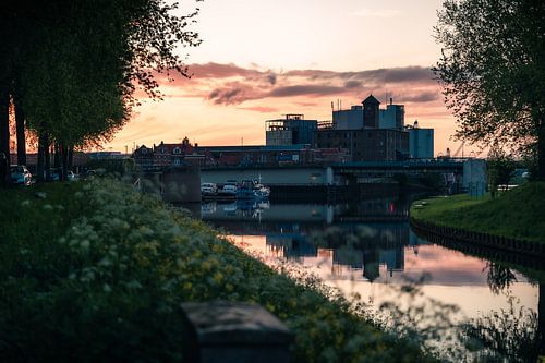 Die Verkadefabrik von der südlichen Willemsvaart-Brücke aus
