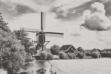 Vrouw Vennemolen in oud ade van eric van der eijk