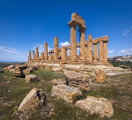 Exploring Temple of Juno Ruins in Agrigento's Valley of Temples, by PhotoCluster