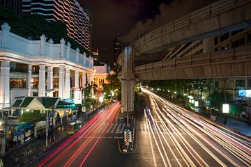 Het verkeer slaapt nooit in Bangkok