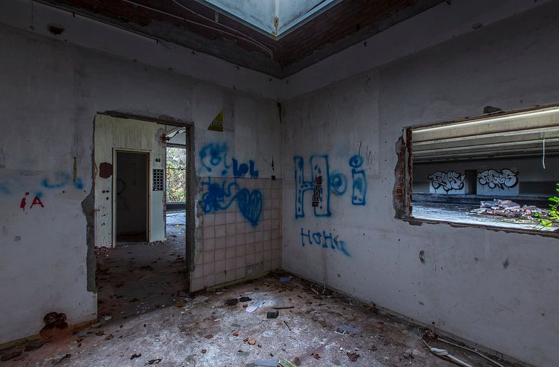 Abandoned building (Netherlands) by Marcel Kerdijk
