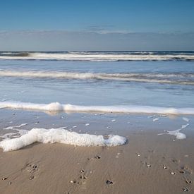 Schaum am Strand von Richard Gilissen