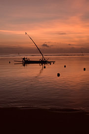 Boot bei Sonnenaufgang auf Bali 1