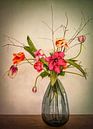 Stilleben Tulpen in Vase von Marjolein van Middelkoop Miniaturansicht