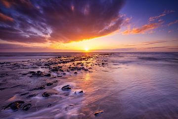 Sunset on Texel beach. by Justin Sinner Pictures ( Fotograaf op Texel)