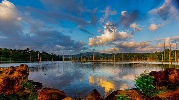 Brownsberg and Brokopondo reservoir by René Holtslag