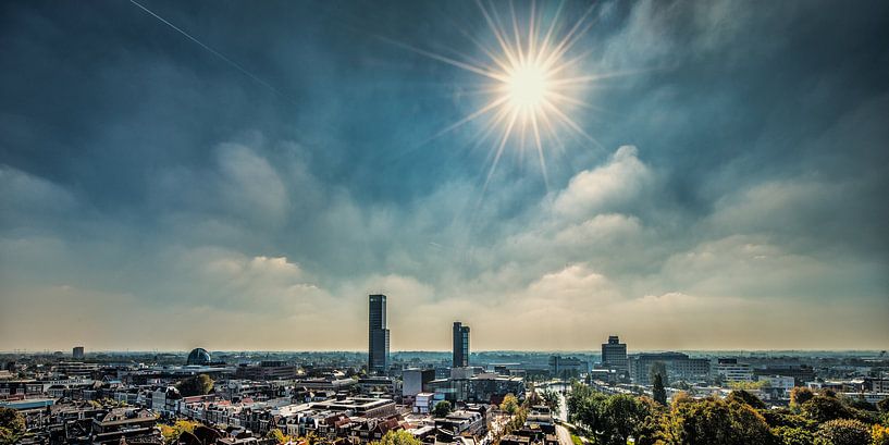 Het centrum van Leeuwarden vanaf de Oldehove von Harrie Muis