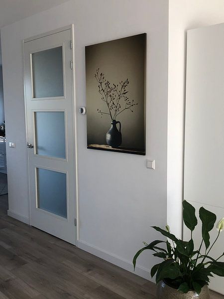 Klantfoto: Blauwe vaas met besjes (gezien bij vtwonen) van Karin Bazuin, op canvas