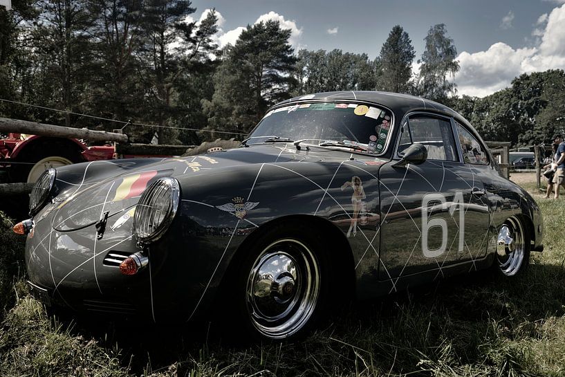 Vintage classic porsche by Atelier Liesjes