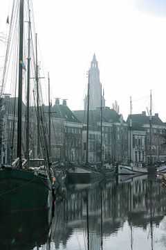 Hooge Der Aa in Groningen in de mist van Patricia Hofmeester