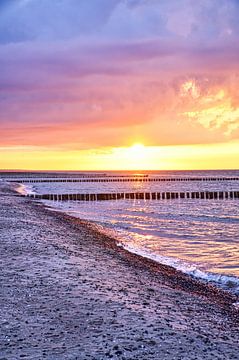 Sonnenuntergang am Strand von Zingst, romantisch von Martin Köbsch