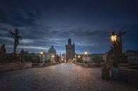 Zonsopkomst op de prachtige Karelsbrug in Praag van Dennis Donders thumbnail