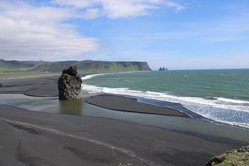 La plage de lave de Reynisfjara au sud de l'Islande sur Karsten Volkmer
