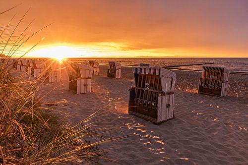 Beach chairs on the beach in Kühlungsborn on the Baltic Sea by Werner Dieterich