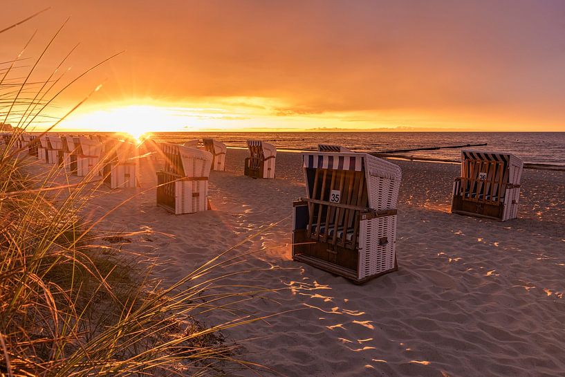 Beach chairs on the beach in Kühlungsborn on the Baltic Sea by Werner Dieterich