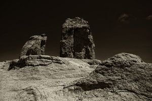 Roque Nublo in sepia
