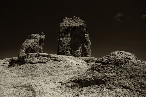 Roque Nublo in sepia