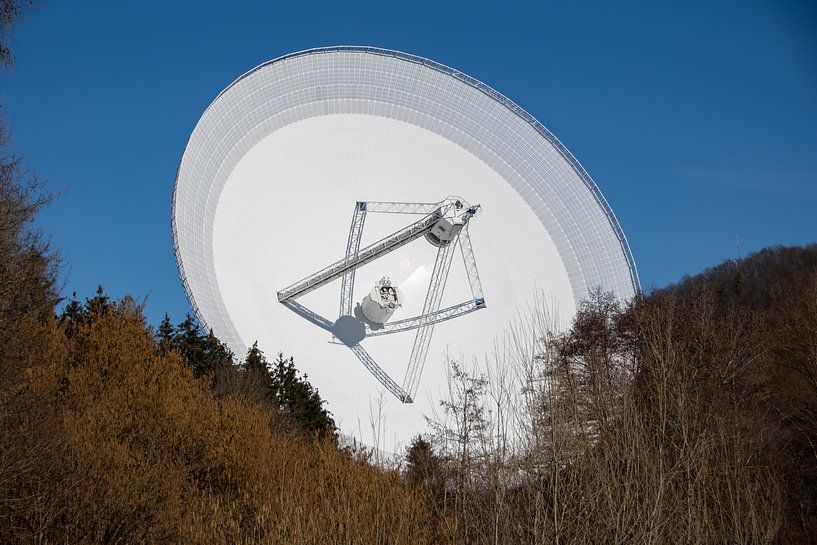 The radio telescope in Effelsberg by David Esser