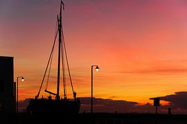 Bombenkahn KW66 in Katwijk von Dirk van Egmond