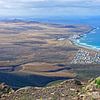 Lanzarote - Blick vom Famara-Massiv auf die Playa de Famara von Gisela Scheffbuch