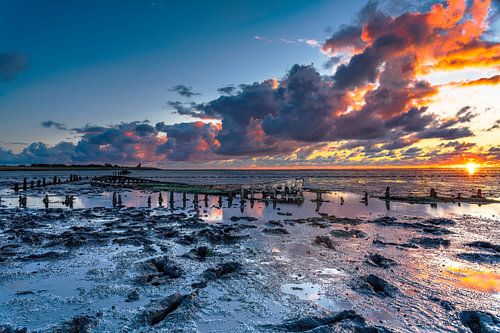 Scheepswrak bij Wierum bij zonsondergang 3
