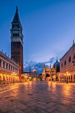 Zonsopgang op het San Marcoplein in Venetië van Achim Thomae Photography