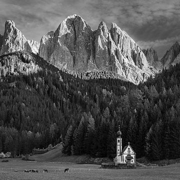 Church of San Giovanni in Ranui, in black and white