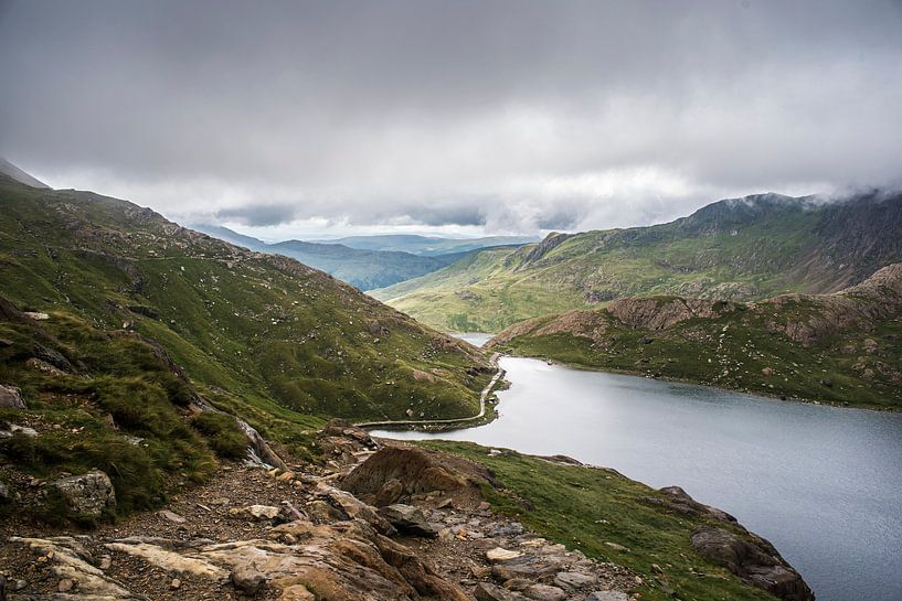 Green lake view in Snowdonia in Wales photo print by Manja Herrebrugh - Outdoor by Manja