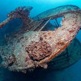 Stern of the shipwreck SS Thistlegorm with machine gun by Norbert Probst