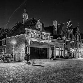 Avond op de Kaasmarkt van Edam (zwart-wit) van Jeroen de Jongh