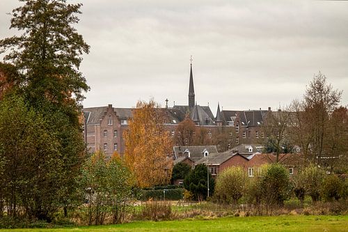 Huize Loreto met kloosterkapel van de Congregatie der Zusters van het Arme Kind Jezus 