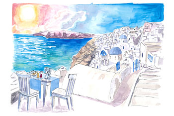 Vue sur le coucher de soleil de Santorin avec rooftop bar et fruits.