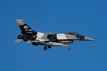 Black-and-white Aggressor F-16 in landing by HB Photography