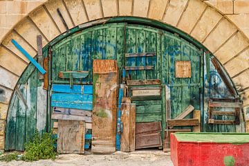 Magical Malta, Valletta, houten poort onder brug van Marielle Leenders