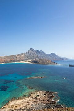 Uitzicht op eiland Petalouda vanaf Gramvoussa, Kreta | Reisfotografie van Kelsey van den Bosch