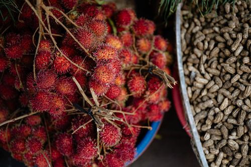 Reden über leuchtend rote Früchte