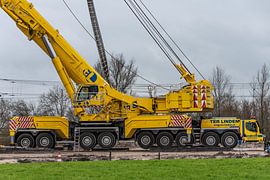 Für schwere Arbeiten geeignet, ein Liebherr LTM 11200 9-achsiger mobiler Teleskopkran von Ter Linden von Jaap van den Berg